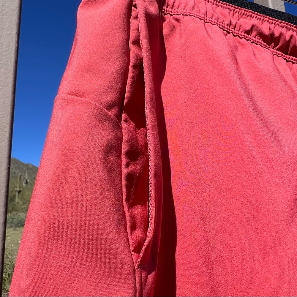 ⬇️💲Reebok NWT Men’s Training Shorts Size L Color Rust Speedwick - Picture 5 of 10